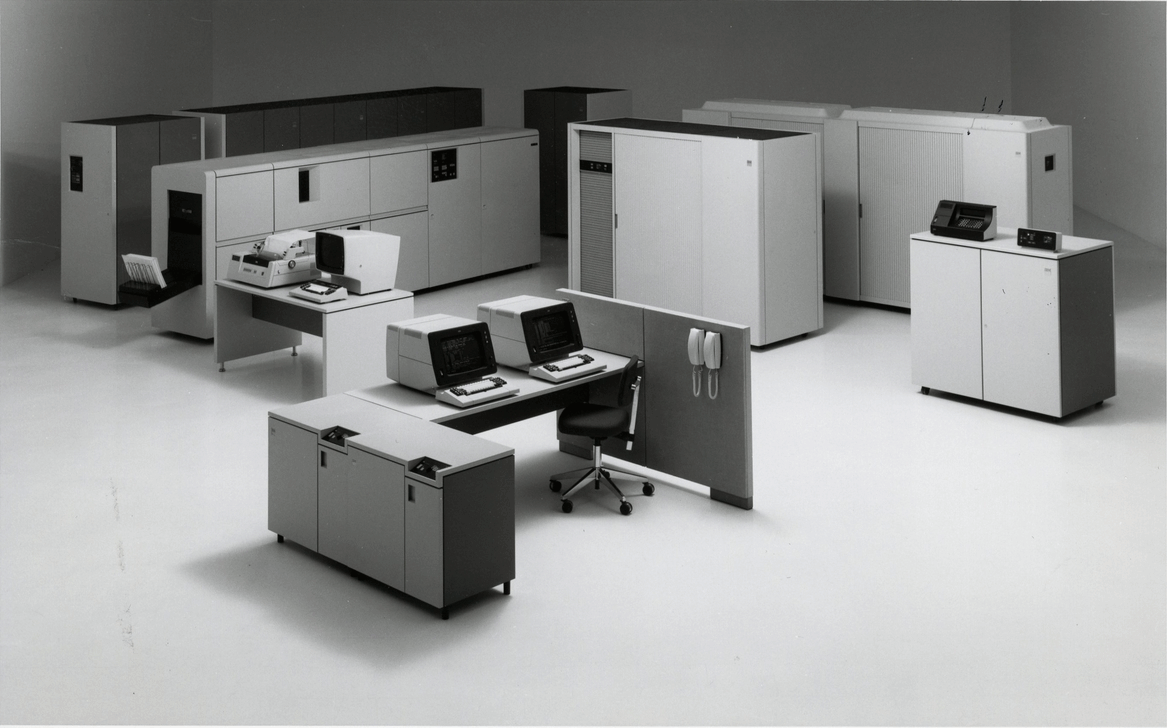 IBM 3081 en sala de cómputo